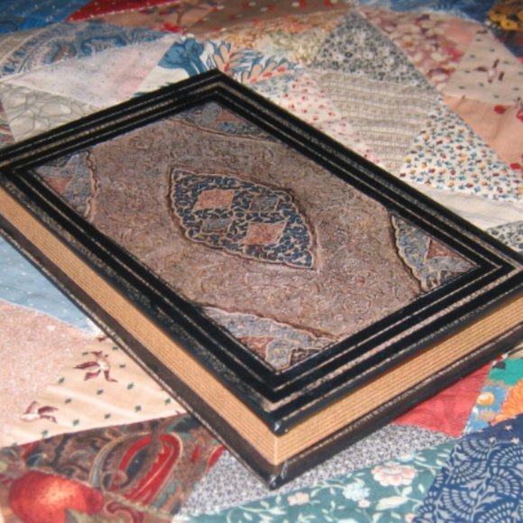 Vintage new Antique look Book Storage Box crafted lined- Magnetic Closure - Picture 1 of 6